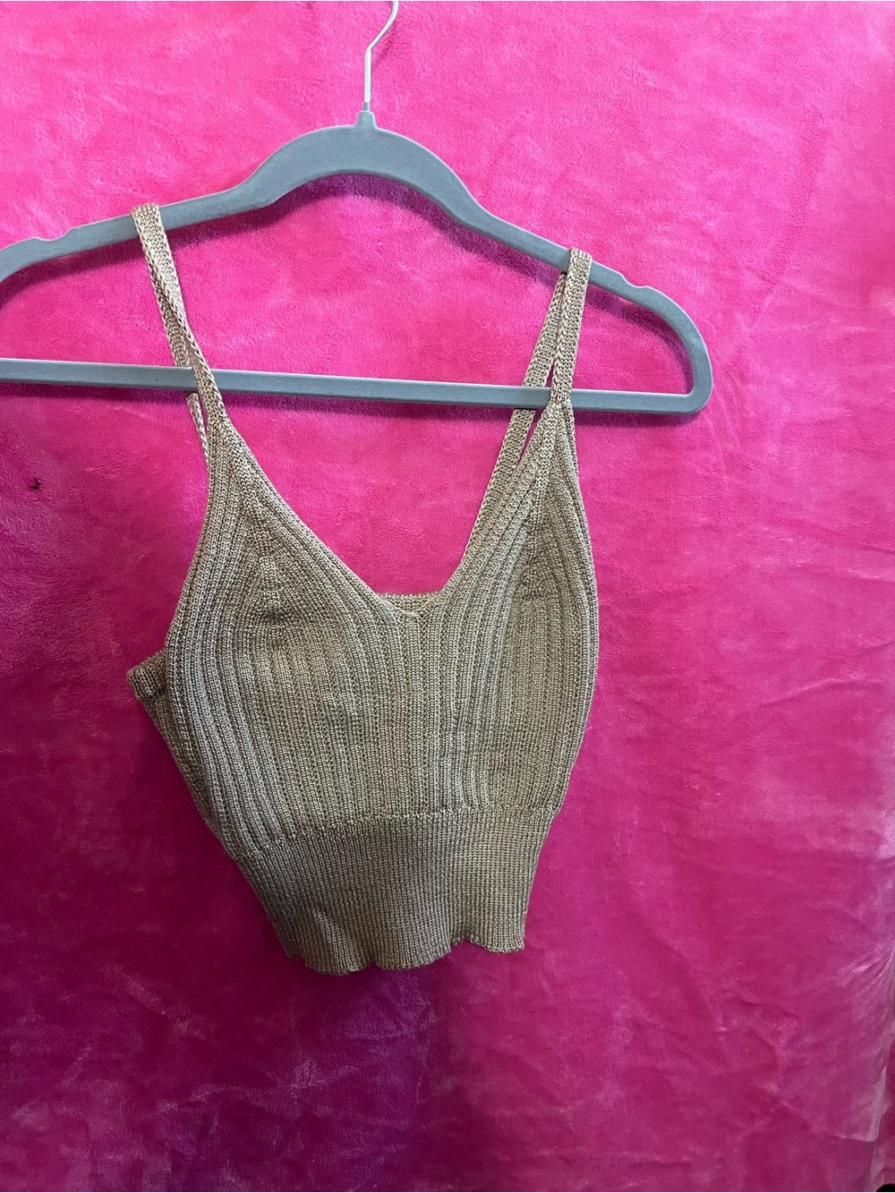 Ribbed V-Neck Knit Cropped Cami in Gold